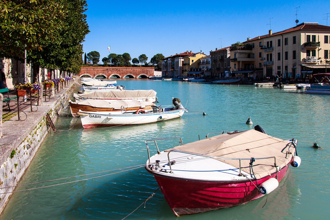 boat, port, peschiera del garda-4344483.jpg