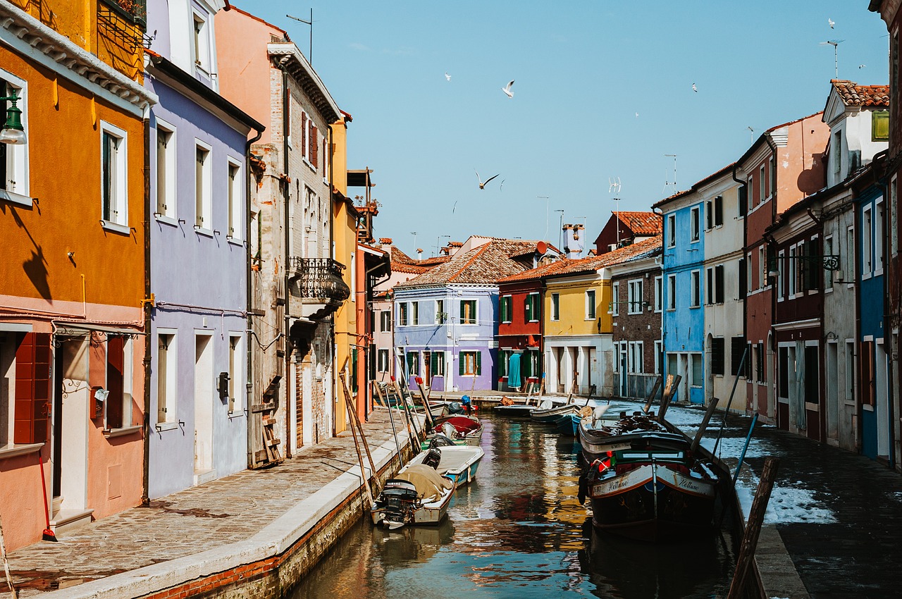 colorful, houses, canal-5767937.jpg